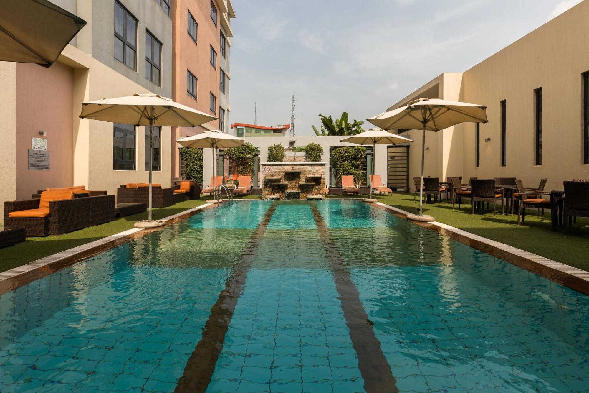 Protea Hotel By Marriott Ikeja Select Лагос Экстерьер фото