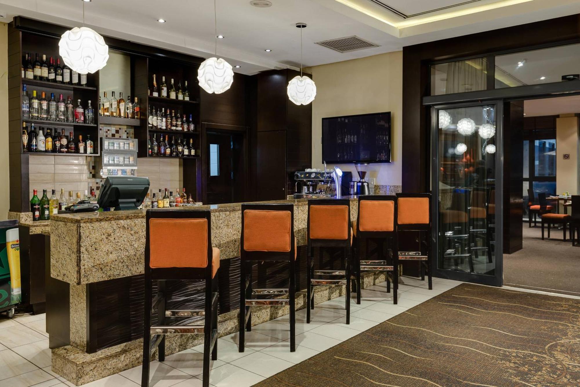 Protea Hotel By Marriott Ikeja Select Лагос Экстерьер фото