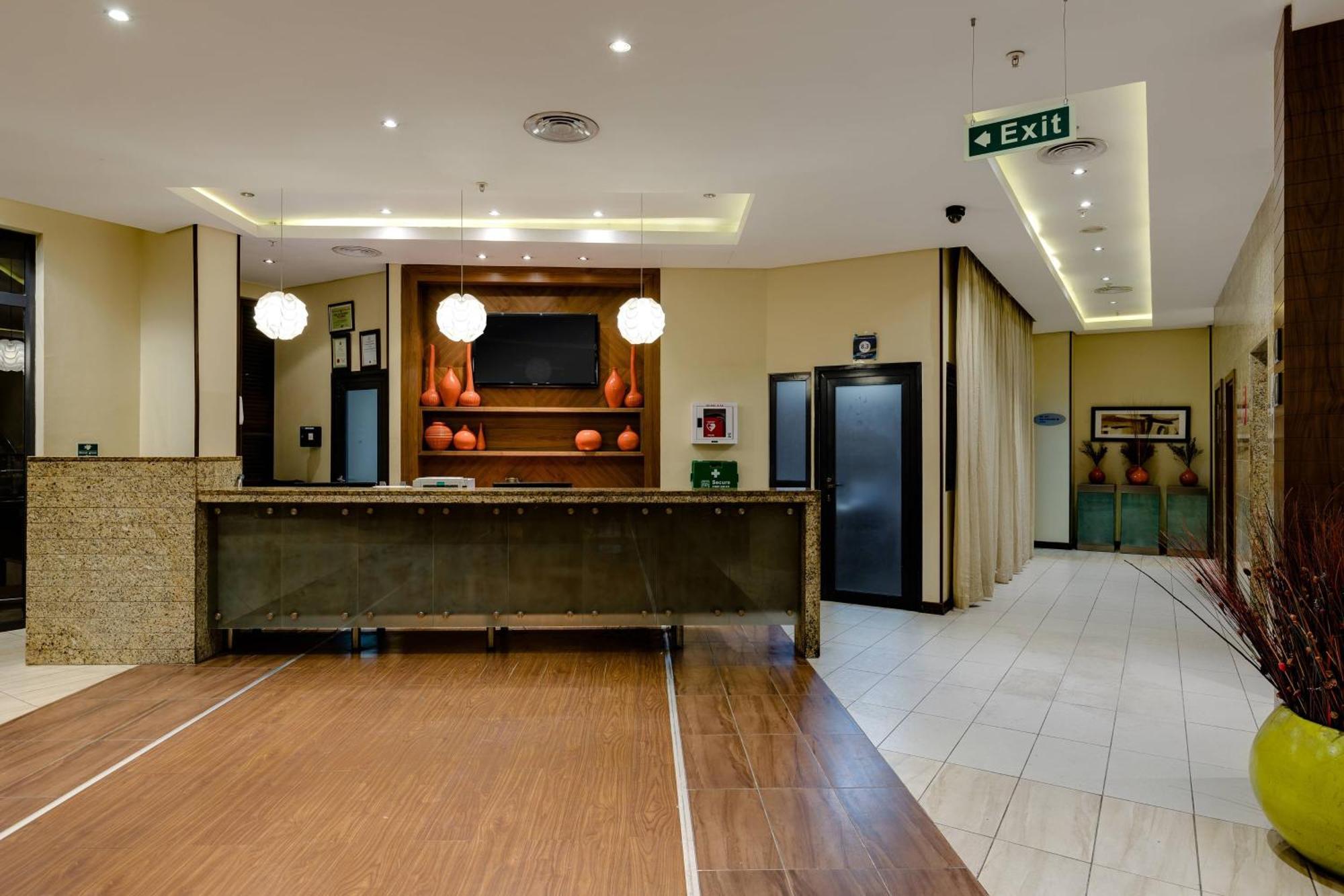 Protea Hotel By Marriott Ikeja Select Лагос Экстерьер фото
